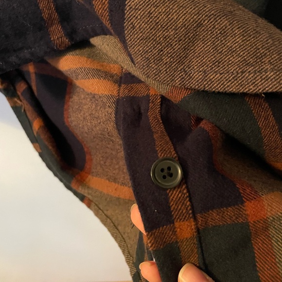 Urban Heritage Plaid Shirt - Regular Fit - Size:Large - Picture 6 of 7